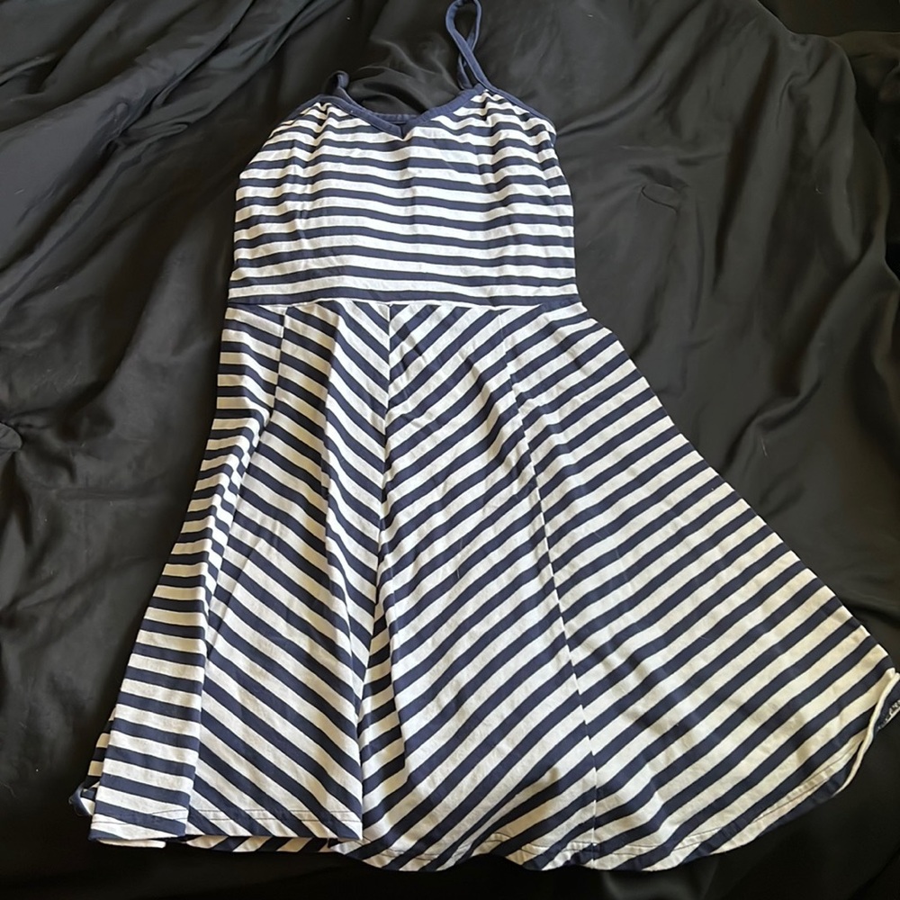 Cute stripped dress!